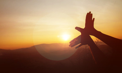 hands-shape for the Sun.