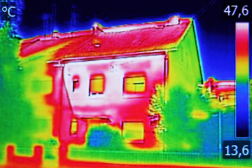 Thermal image on Residential building - 117199925