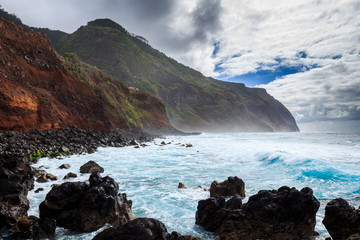 Obraz premium Incredible view of the cliffs at north side of Madeira, Portugal