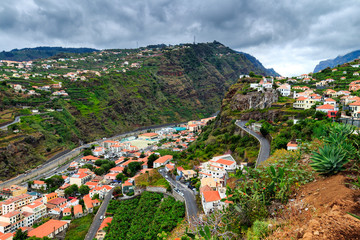 Obraz premium Coastline near Ribeira Brava (Madeira, Portugal)