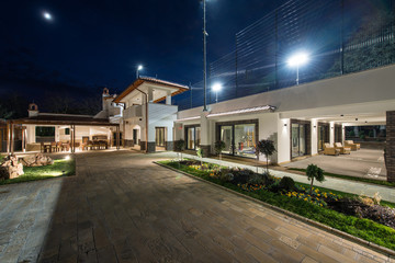 Fototapeta premium Night scene of luxury villa exterior