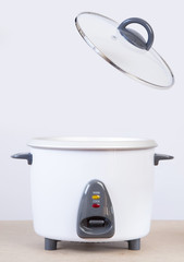 Automatic electric rice cooker