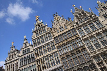 Fototapeta na wymiar Antwerpener Pracht / Prächtige Zunfthäuser am Grote Markt in Antwerpen