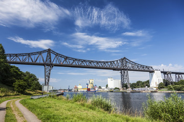 Historische Eisenbahnhochbrücke bei Rendsburg über den Nord-Ostsee-Kanal
