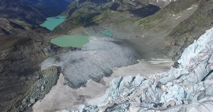 Vista aerea dal ghiacciaio di Fellaria - Sorvolo crepacci