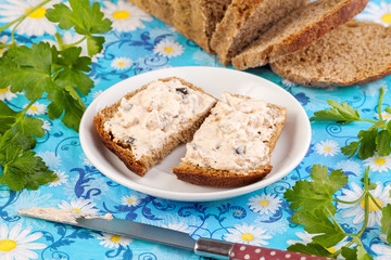 Vegeterian Sandwich with Knife