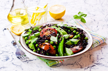 Salad with black rice