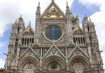 Fototapeta na wymiar exteriors and details of Siena cathedral, Siena, Italy