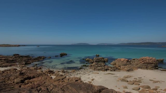 the sea and wild peeble beach
