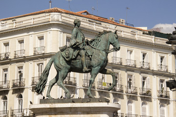 Obraz premium Statue on Plaza Mayor Madrid, Spain