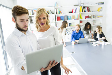 Obraz premium People in the modern office