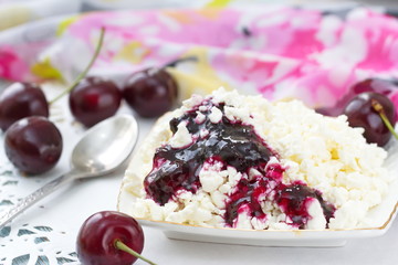 Cottage cheese with cherry jam