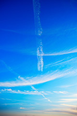 Obraz premium The sky at sunset with beautiful clouds