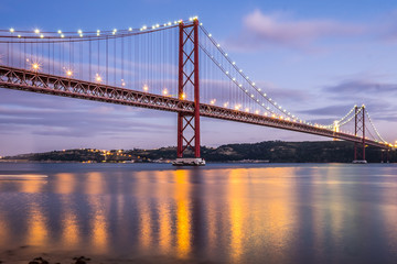 Fototapeta na wymiar Red bridge Lisbon