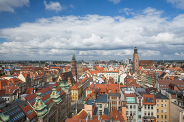 Fototapeta na wymiar Widok z góry na zabytkową część Wrocławia
