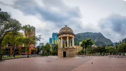 Stoff pro Meter Südamerika Los Periodistas Park und Monserrate - Bogota, Kolumbien