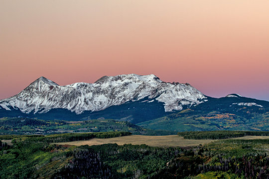 Alpenglow at dawn in Colorado