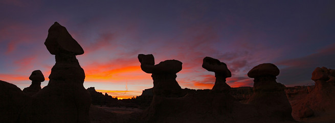 Sunrise in Goblin Valley