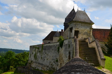 Fototapeta na wymiar coucy le château