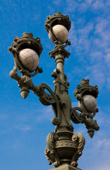 Fototapeta na wymiar Trinity Bridge. Lighting trehrozhkovy lantern. Saint Petersburg Russia.