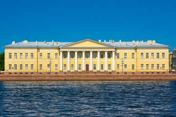 Fototapeta na wymiar Petersburg Academy of Sciences, the view from English Embankment. St. Petersburg