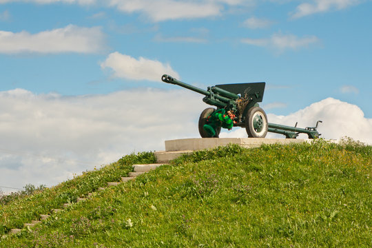Kirishi, Leningrad region of Russia, the war memorial, gun ZIS-3