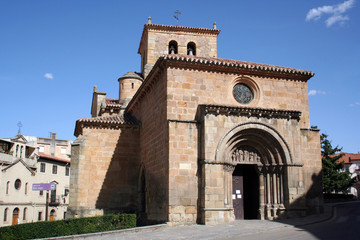 Fototapeta na wymiar Iglesia de San Juan de Rabanera, Soria (España)