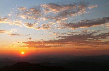 Obraz premium Evening sunset view of beautiful sky