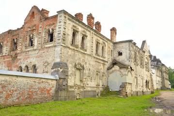 Abandoned building in Feodorovsky gorodok.