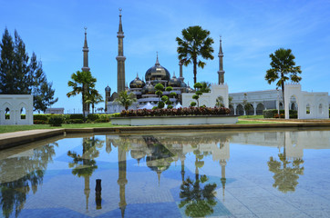 Fototapeta na wymiar Crystal Mosque in Kuala Terengganu, Terengganu, Malaysia 