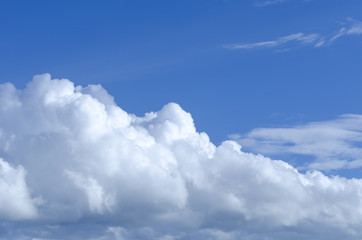 Obraz na płótnie Canvas sky and wite clouds