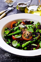Salad with black rice