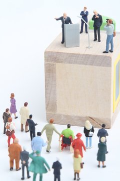 comizio elettorale in miniatura
