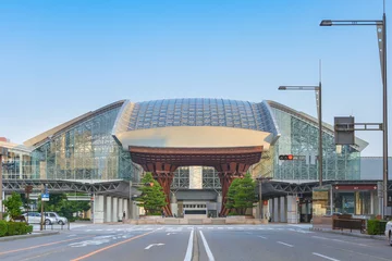 Papier Peint photo autocollant Gare Vue de face de la sortie est de la gare de Kanazawa