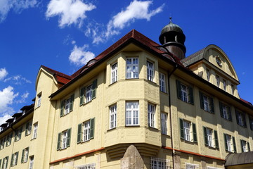 Fototapeta premium Rathaus in GARMISCH-PARTENKIRCHEN ( Bayern )