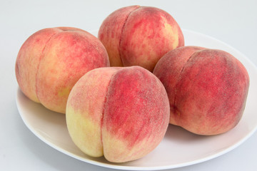 日本産の完熟の桃