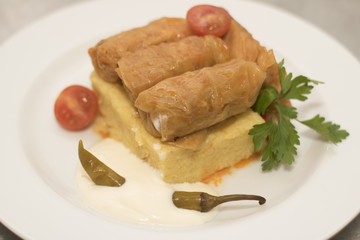 Stuffed cabbage leaves with polenta