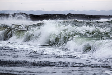  wave's crashing on the coastline