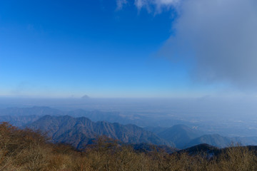 神奈川　丹沢山地　大山山頂からの眺め