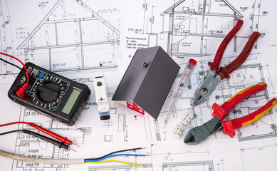 Elektroinstallation im Haus