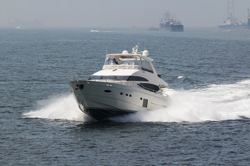 Naklejka premium yacht racing on the sea