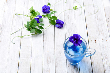 Butterfly pea juice with ice