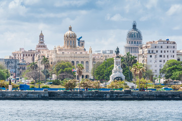 View of the city center in Havana, Cuba - obrazy, fototapety, plakaty