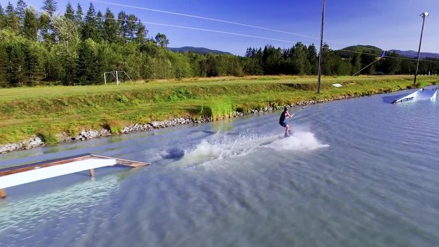 Wakeboarding Smooth Trick Backside Lipslide
