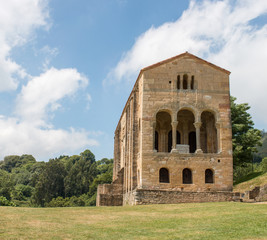 Fototapeta premium Santa María del Naranco Kirche Spanien Nordspanien Asturien (Asturias)
