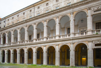 Fototapeta na wymiar Inner yard galleries of Rome's government buildings 