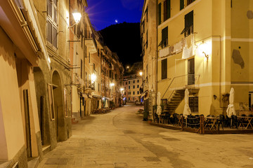 Fototapeta premium Vernazza. Old street at night.