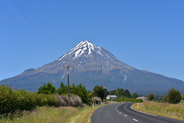 Fototapeta premium Mount Egmont in Taranaki in New Zealand.