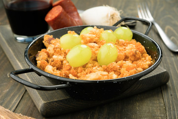 snack shepherd, crumbs with grapes
