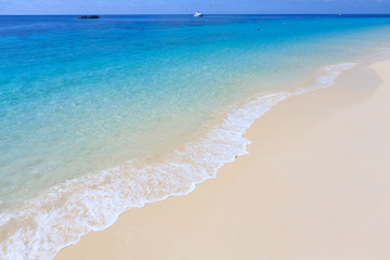 Fototapeta na wymiar tropical beach clear water ,clean beach